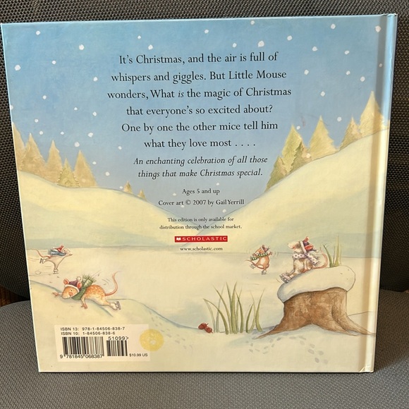 Holiday Christmas Book Bundle of 5 Booksi - Picture 2 of 10